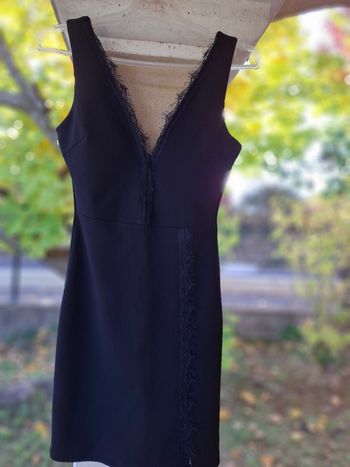 Belle Robe noire V à dentelle neuve