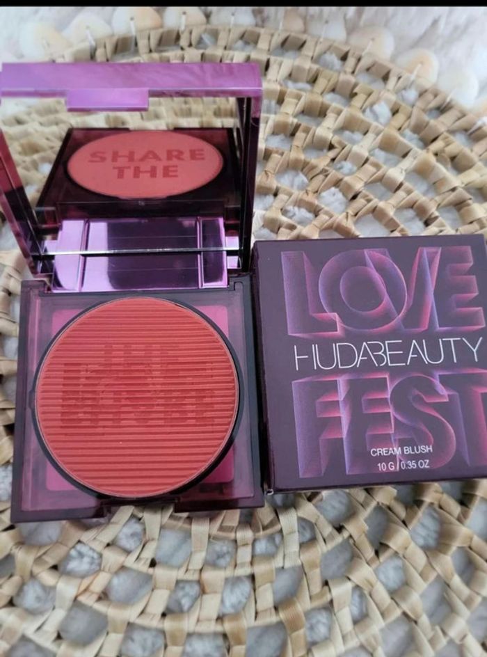 Blush Huda Beauty neuf