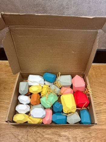 Blocs en bois type petit menhir