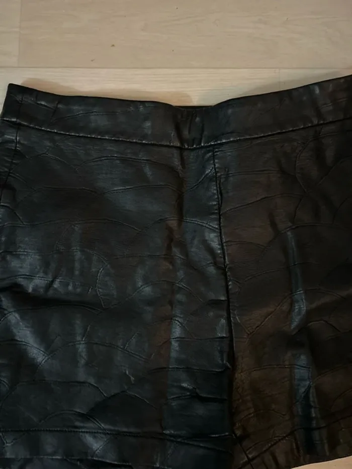 Mini short simili Zara - photo numéro 2