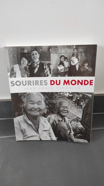 Livre "sourire du monde"