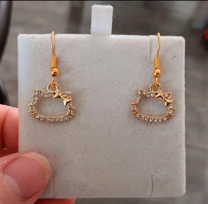 Boucle d'oreille hello kitty doré - photo numéro 2