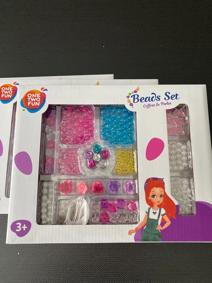 Lot de 3 coffrets de perles - photo numéro 2