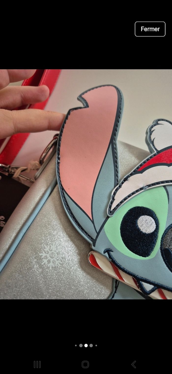 Sac bandoulière loungefly stich édition Noël - photo numéro 3