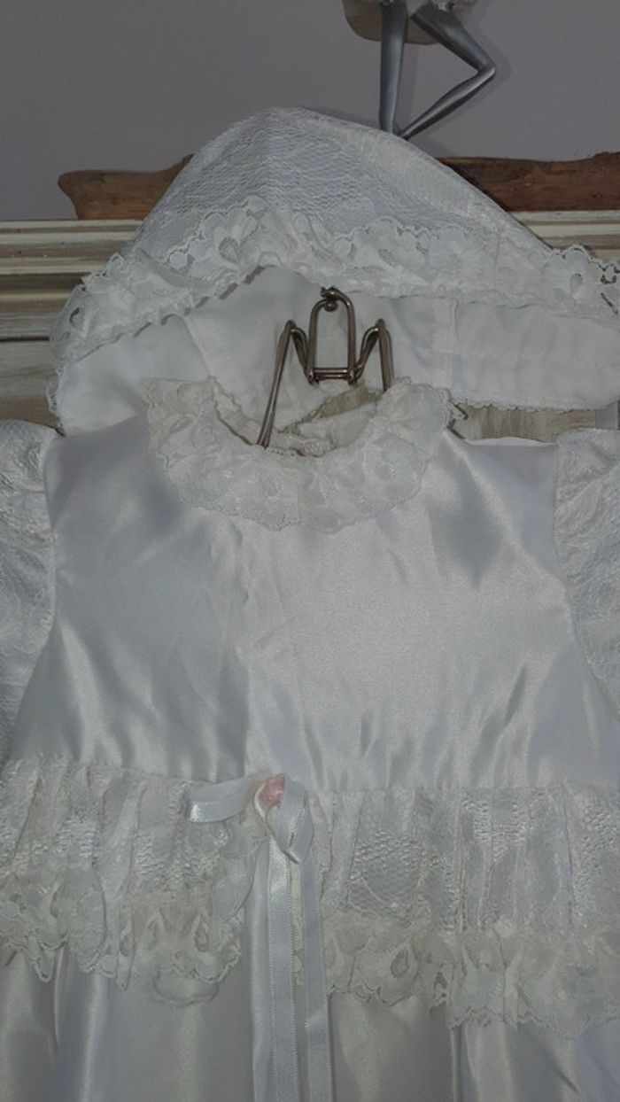 Robe de baptême - photo numéro 3