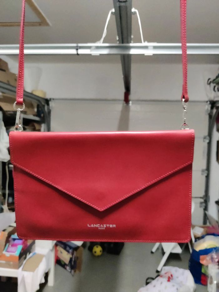 Pochette Lancaster rouge
