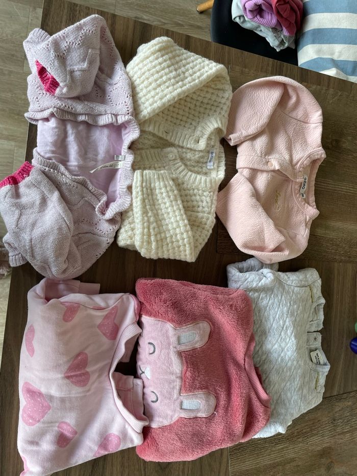 Lot gilets et pulls 9 mois