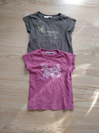 Lot de 2 tee shirt. Filles. Tape a l'oeil 
Taille 4 ans