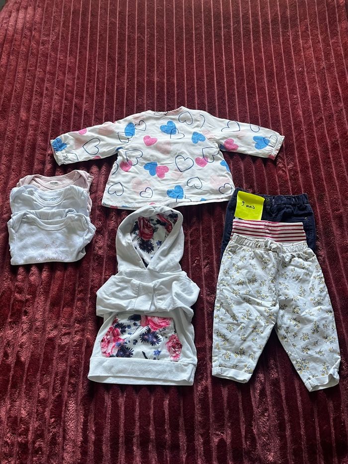 Tenues + bodies 9 mois