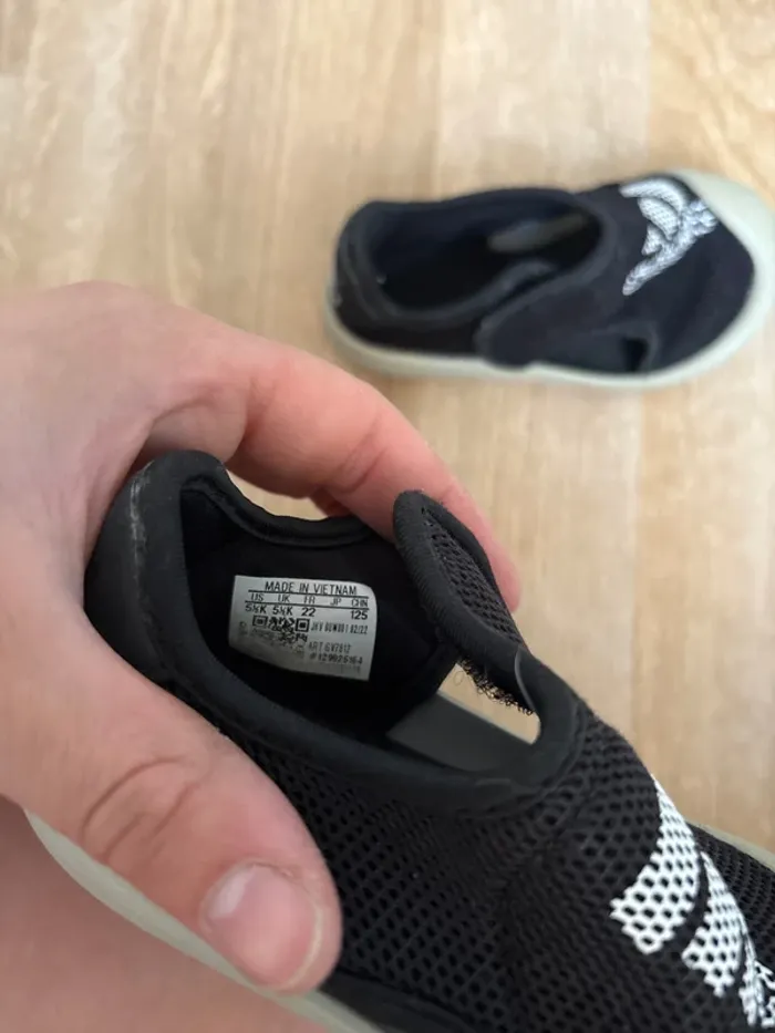 Sandale Adidas taille 22 - photo numéro 3