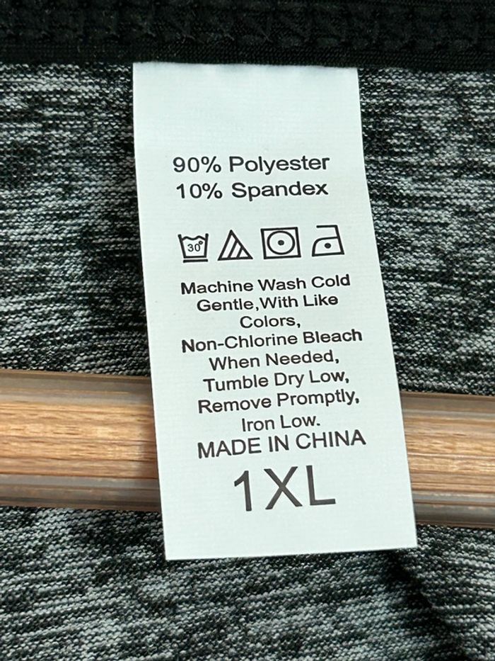 T-shirt 1XL neuf - photo numéro 3