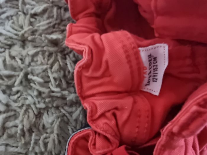 Ensemble composé d'un short tape à l'oeil 12 ans et d'un t-shirt Guess 12 ans - photo numéro 3