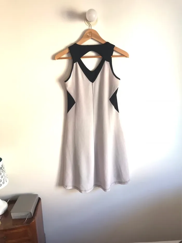 Robe graphique noire et blanche Agathe Velmont taille 36 - photo numéro 6