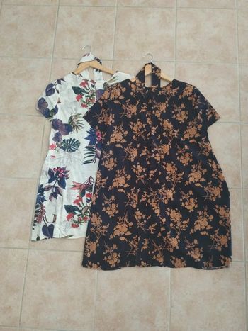 Lot de 2 tuniques fleuries avec ceintures