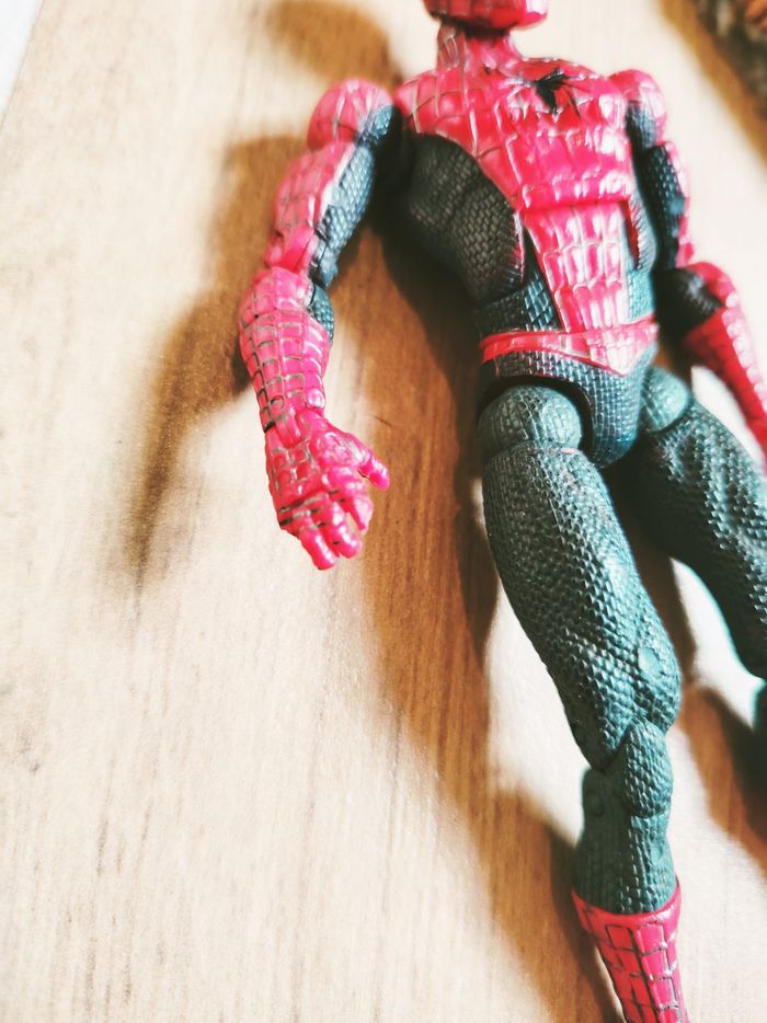 🦟 Spider-man figurine Avengers marvel super poseable année 2004 marque Toy biz - photo numéro 2