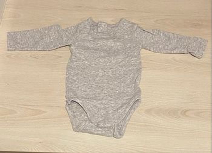 Bodies 1 mois x3 - photo numéro 2