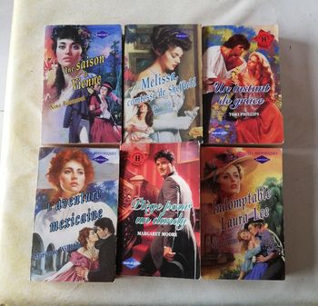 Lot livres Harlequin Historiques. Vintage