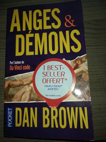 Livre "anges et démons" Dan Brown