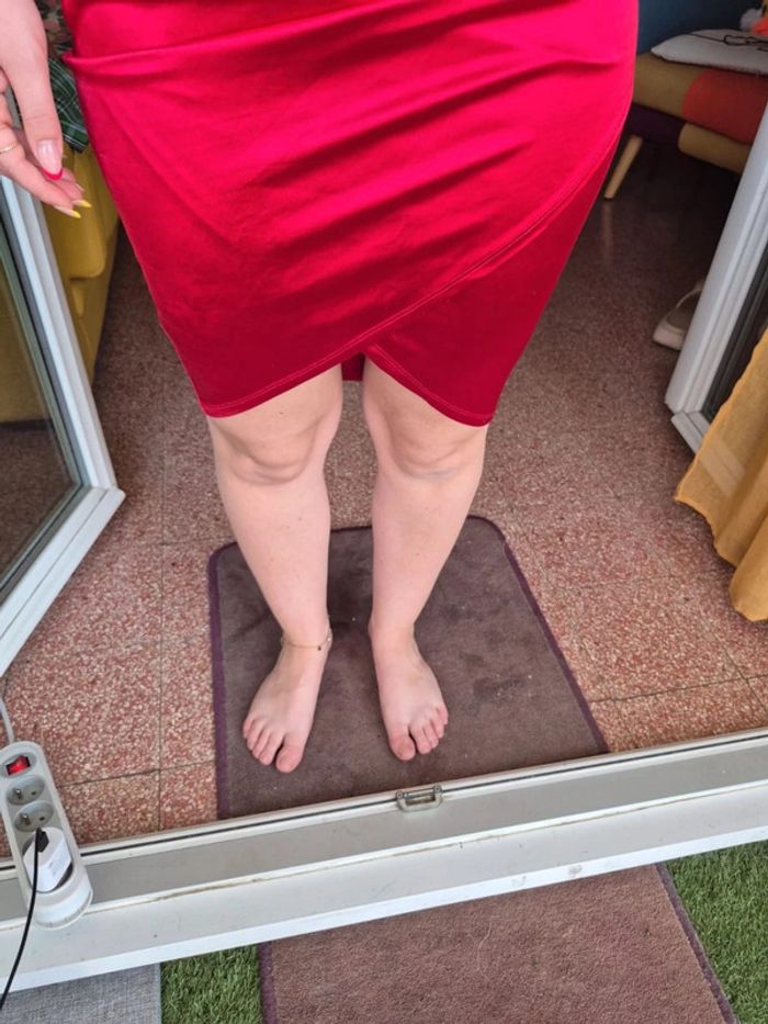 Robe uni rouge satin à bretelle - photo numéro 5