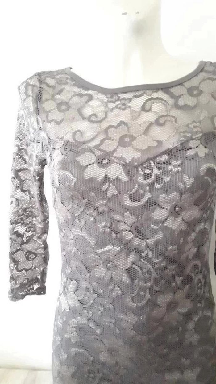 💗 Robe chic courte et moulante dentelle manches 3/4 décolleté dos - photo numéro 3