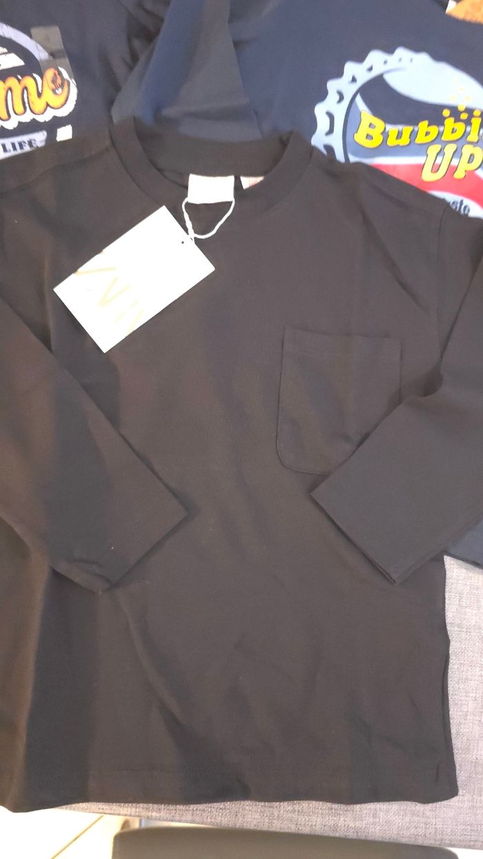 (Neufs non portés) 🏷🤩😍💙 Lot Tee-shirts ml 4 ans garçon 💙😍🤩 - photo numéro 5