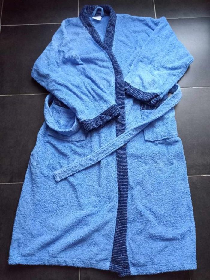peignoir homme taille L neuf, quelques tâches qui se voient peu (voir photos)