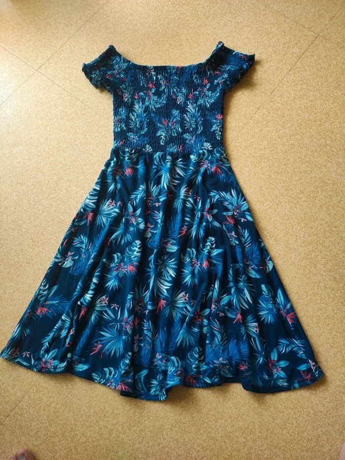 Très joli robe estivale XS Creeks