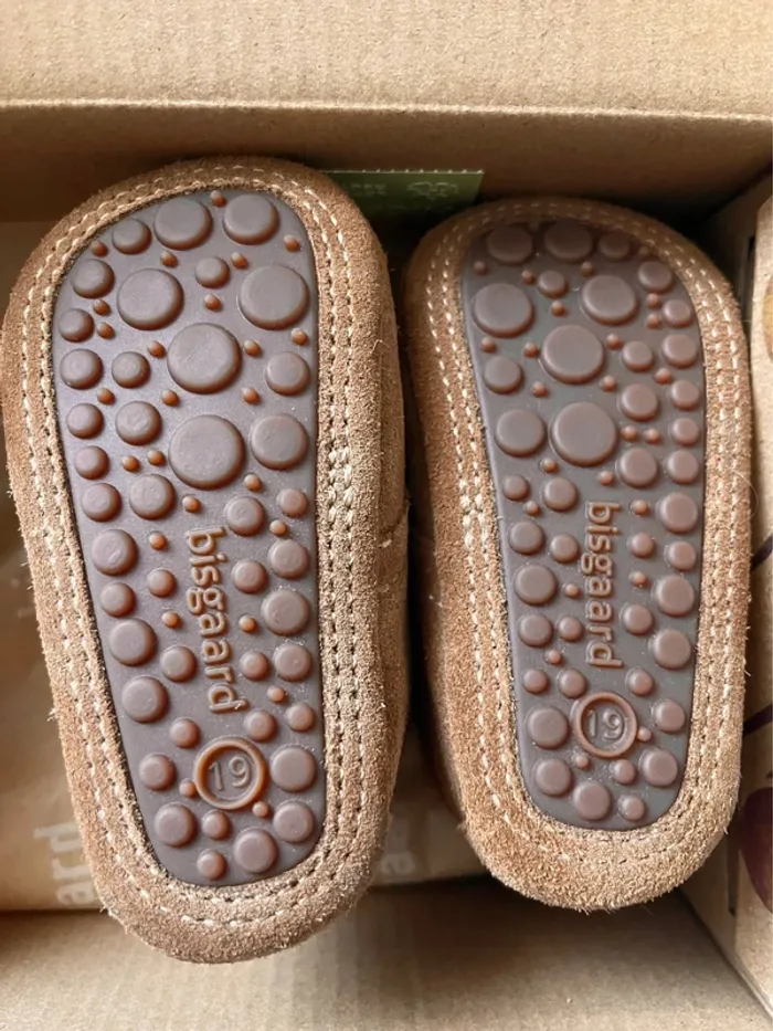 Magnifiques petites chaussures en cuir souple Bisgaard pour les premiers pas de bébé taille 19 - photo numéro 14