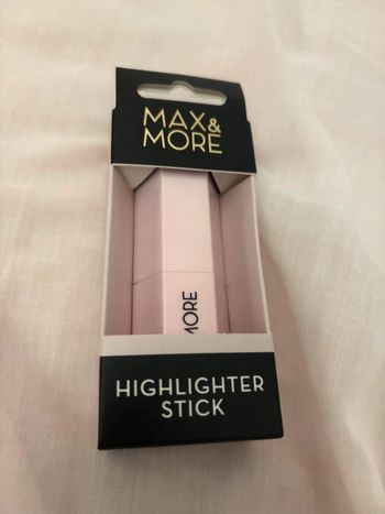 Highlighter en stick rose neuf