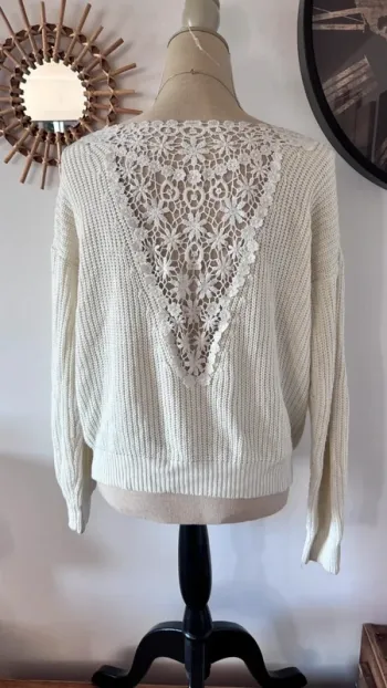 💕 pull crème côtelé dos dentelle taille 36 s