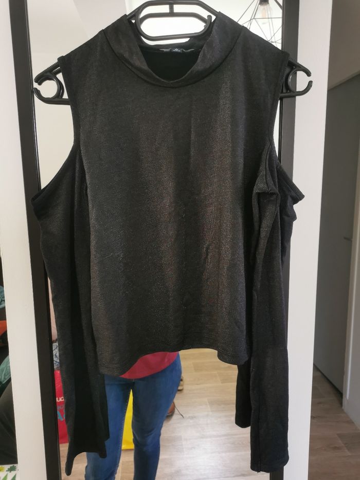 Haut noir pailleté S/16 ans