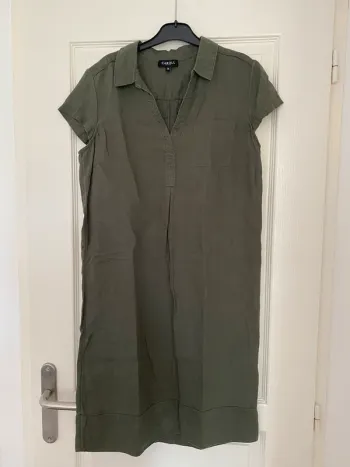 Robe lin Caroll