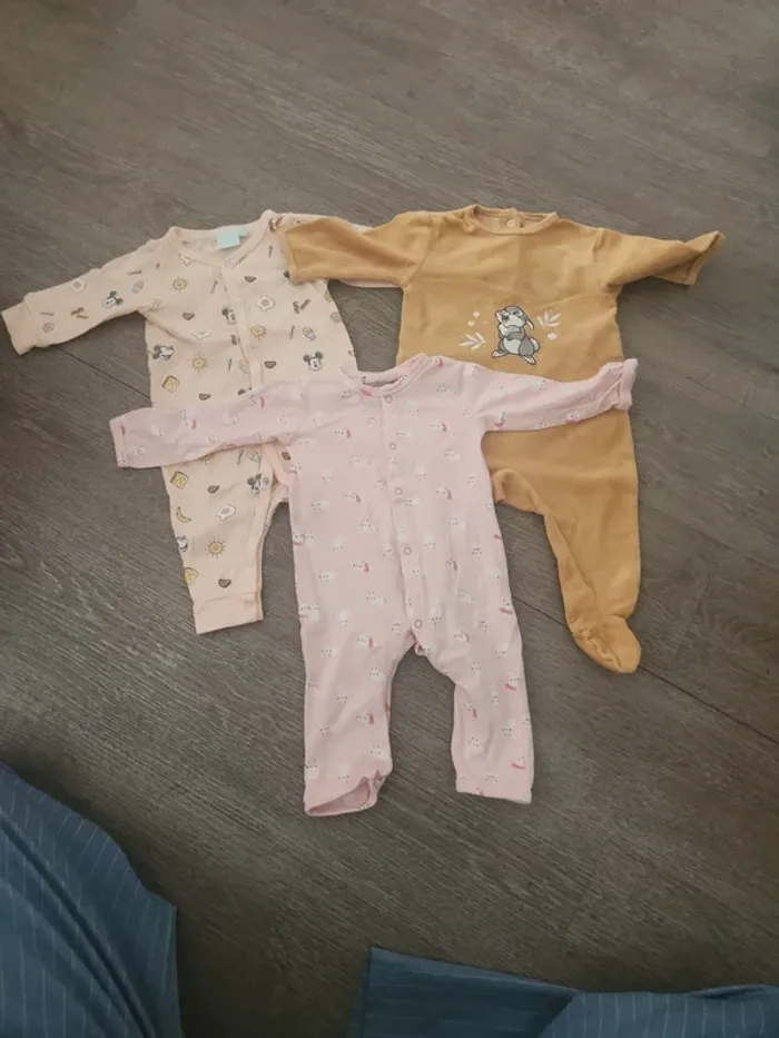 Lot de 3 body et et 3 pyjama - photo numéro 3