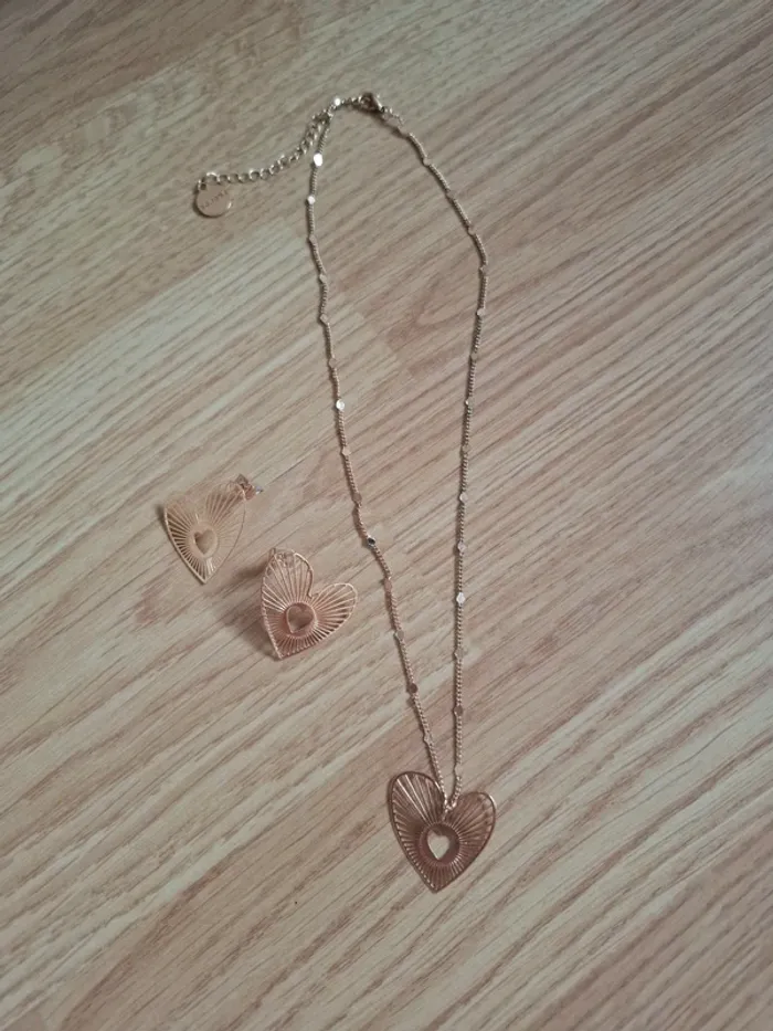 Ensemble collier et boucles d'oreilles - photo numéro 2