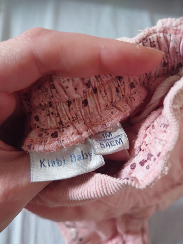 Pantalon velours 1 mois Kiabi - dressing trié par tailles - photo numéro 2