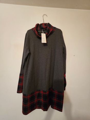 Jolie robe/tunique chaude et
confortable, style casual - esprit
tartan.