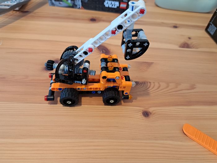 LEGO TECHNIC Cherry Picker 42088 - photo numéro 3