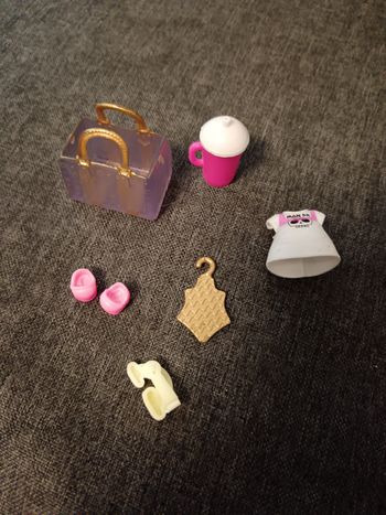 Tenue pour petite poupée lol surprise