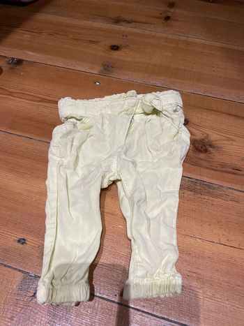 Pantalon jaune 3 mois neuf