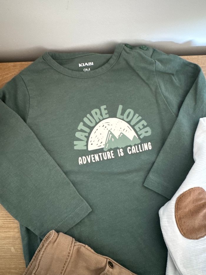 Ensemble 3 pièces : t-shirt Kiabi, t-shirt Obaibi, pantalon Primark - 9 mois - photo numéro 3