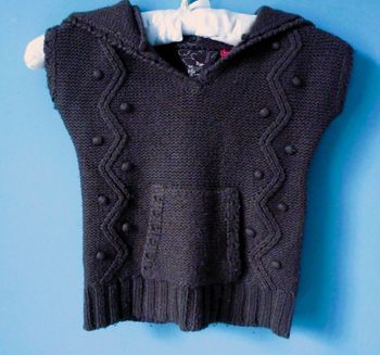 Pull laine fille 4 ans Okaidi capuche pompon marron collection hiver TBE