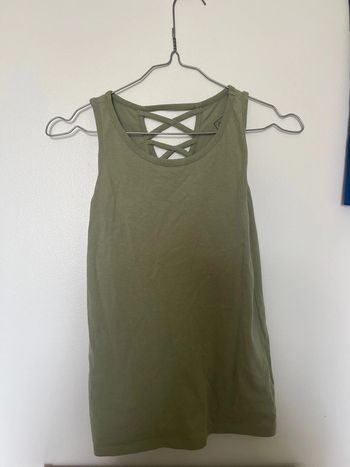 débardeur vert kaki