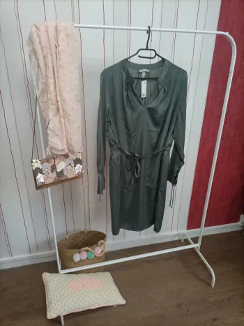 Superbe robe satin H&M L