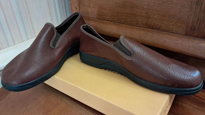 Chaussons 39 NEUFS - photo numéro 2