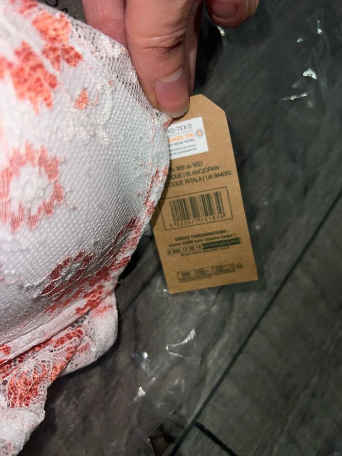 Jolie soutien gorge neuf - photo numéro 6