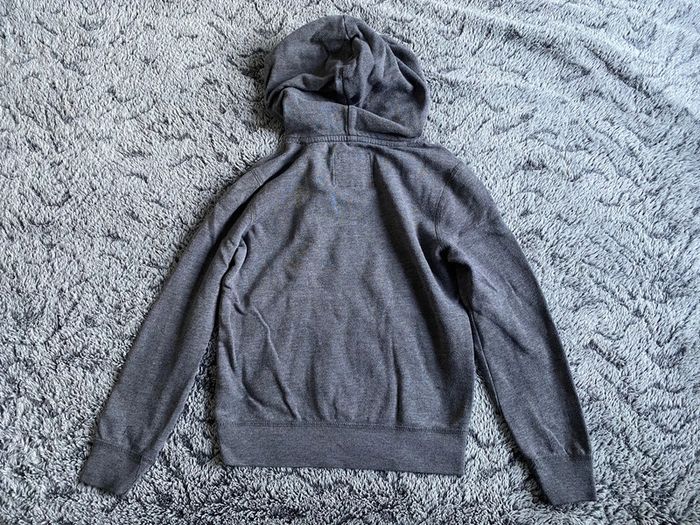 Pull gris à capuche Abercrombie & Fitch - taille 7 / 8 ans - photo numéro 4