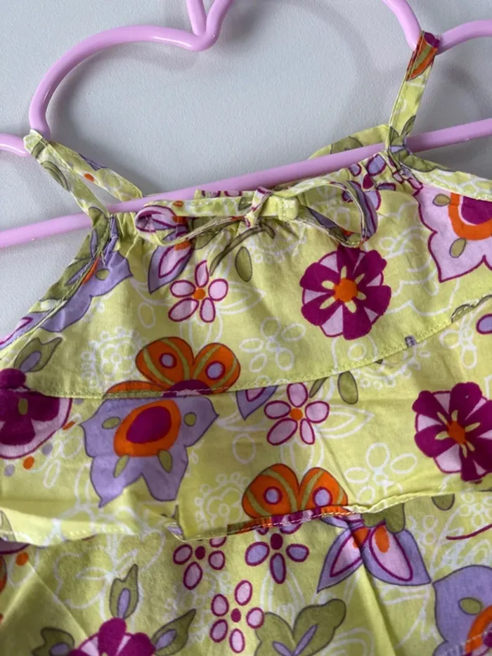 👚débardeur bébé fille - fleurie et coloré - 67 cm - très bon état - photo numéro 2