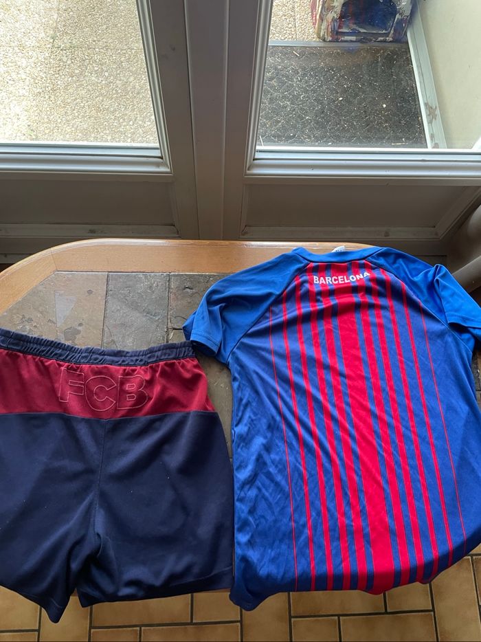 Ensemble de foot Barcelone - photo numéro 7