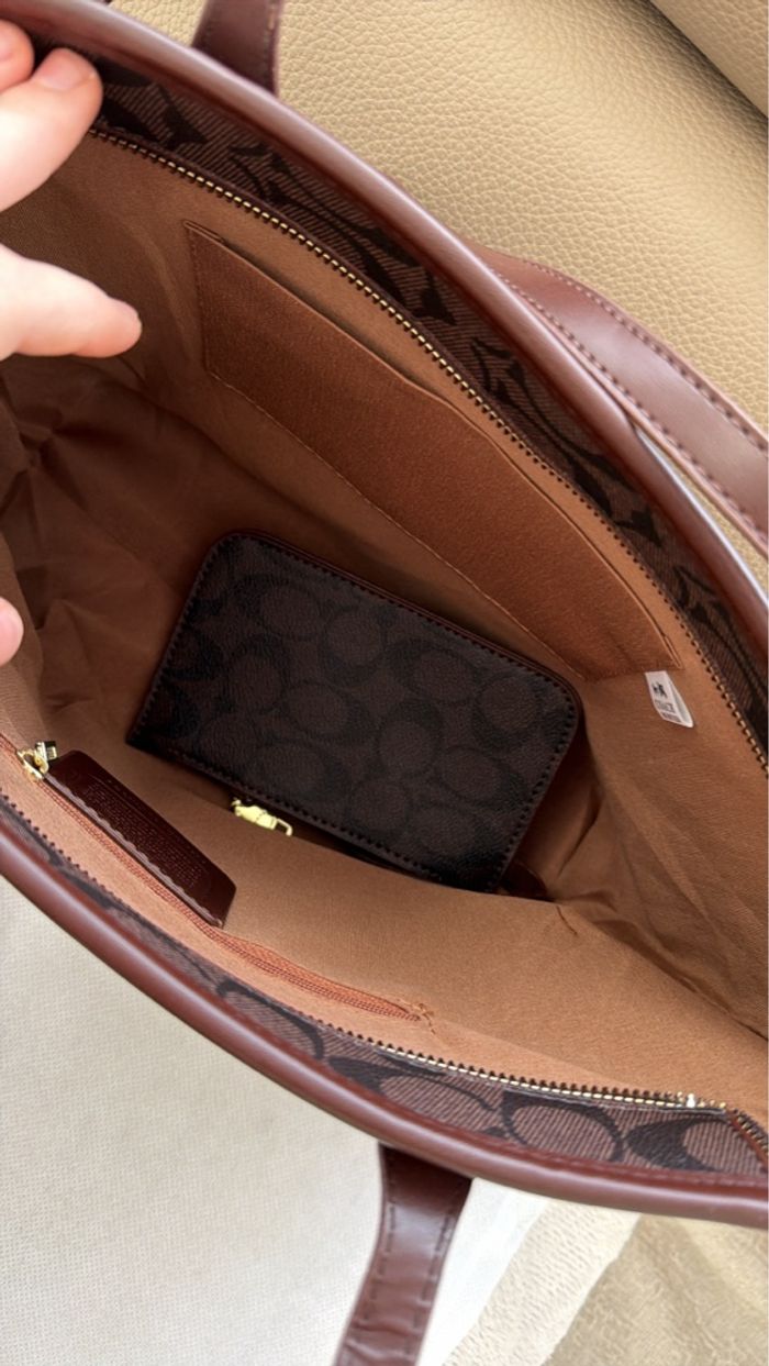 sac a main coach marron + porte monnaie - photo numéro 4