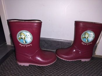 Paire de bottes de pluie T 28 rose de la reine des neiges 